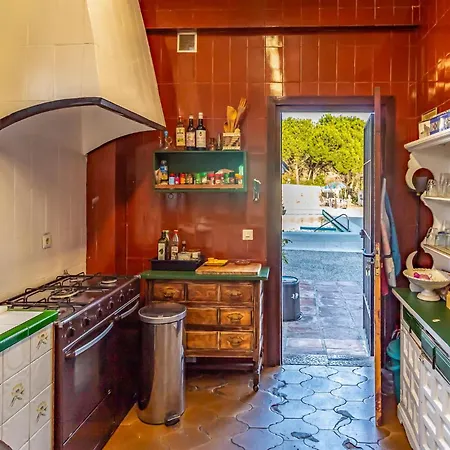 4 Bedroom Lovely In Mijas