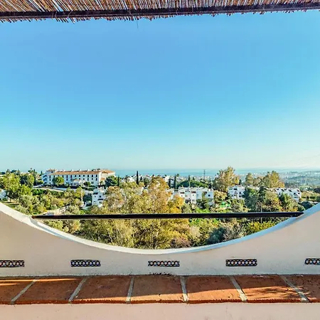 4 Bedroom Lovely In Hébergement de vacances *