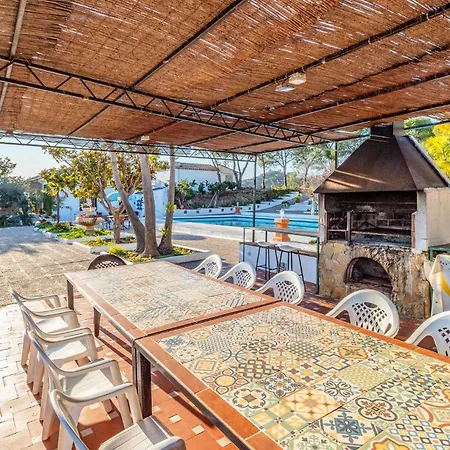 4 Bedroom Lovely In בית נופש